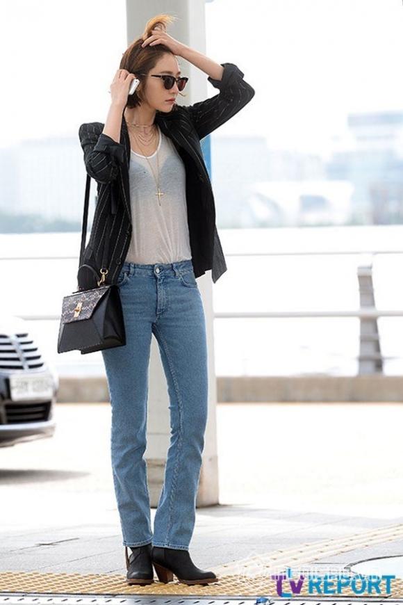 go joon hee diện áo thủng lỗ,go joon hee mặc xuyên thấu,sao hàn,sao hàn vồ ếch,sao mặc rách