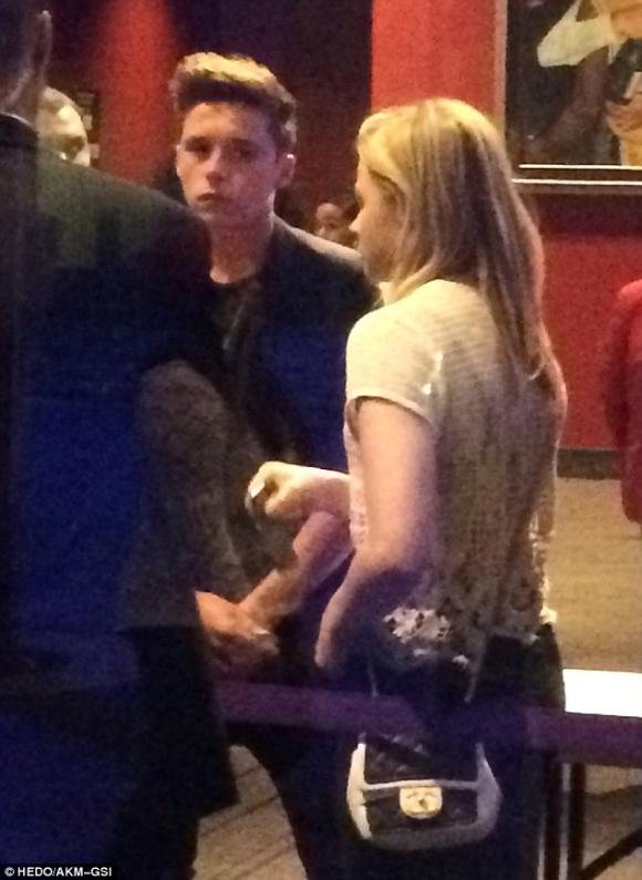 Brooklyn Beckham, Chloe Moretz, con trai nhà Beck, con dâu Beckham