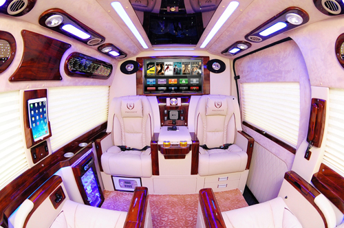 Đàm Vĩnh Hưng, Huỳnh Thúy Anh, Siêu xe DCar Limited