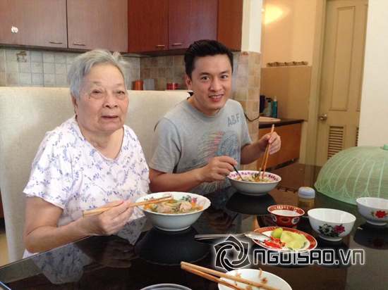  Lam Trường , mẹ Lam Trường , ca sỹ Lam Trường,  Lam Trường ăn sáng với mẹ