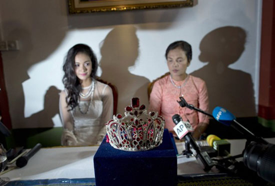 hoa hậu châu Á Thái Bình Dương,người đẹp Myanmar May Myat Noe,May Myat Noe bị tước vương miện,hoa hậu nâng ngực