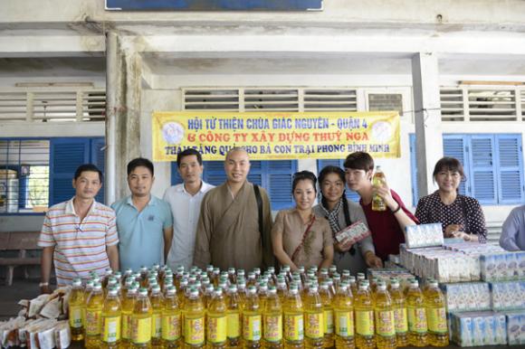 sao Việt, danh hài Thúy Nga, Thúy Nga chia tay chồng, bà mẹ một con, Á hậu Thúy Nga, Thúy Nga mặt mộc, lộ diện em trai Thúy Nga