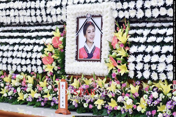 Rise,Ladies' Code,sao Hàn qua đời,tang lễ của Rise,thành viên của Ladies' Code qua đời
