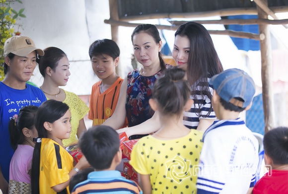 Sao việt,sao viet,người đẹp đất mũi trà ngọc hằng,á hậu trà ngọc hằng,trà ngọc hằng làm từ thiện