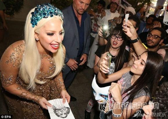 nữ ca sĩ quái dị lady gaga,lady gaga hở hang,lady gaga xuyên thấu,lady gaga già nua,sao hollywood
