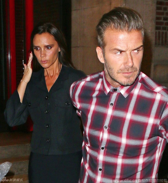 David Beckham, Beckham, vợ chồng Beck đụng rác, vợ chồng Beck tránh phóng viên, Victoria Beckham 