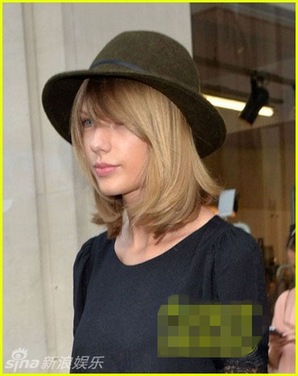 Taylor Swift,công chúa nhạc đồng quê,Taylor Swift bơ phờ xuống phố,streetstyle của sao Hollywood