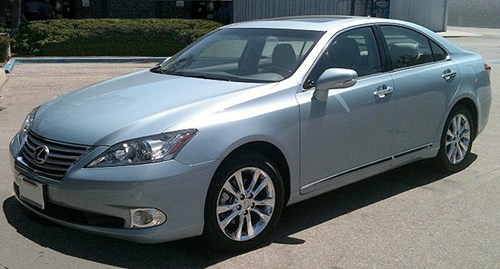 Mercedes Benz S550, Lexus LS 460L, Lexus ES 350, Xe cho phụ nữ