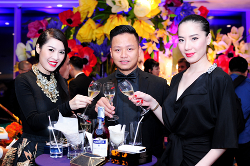 Pure Gourmet Dinner, Đêm tiệc Pure Gourmet Dinner, Hồ Ngọc Hà, Đàm Vĩnh Hưng, Linh Nga, Thủy Tiên