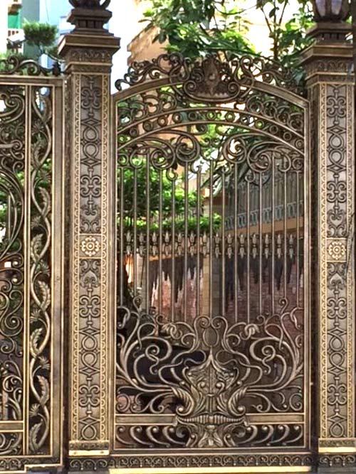 Thiết kế cổng,thiết nhà,thiết kế cồng sắt trăm triệu của biệt thự nhà giàu Hà Nội