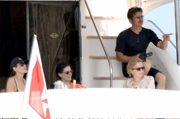 Angelina Jolie,Brad Pitt,sao Hollywood kết hôn,gia đình Brangelina,6 nhóc tì nhà Brad Pitt