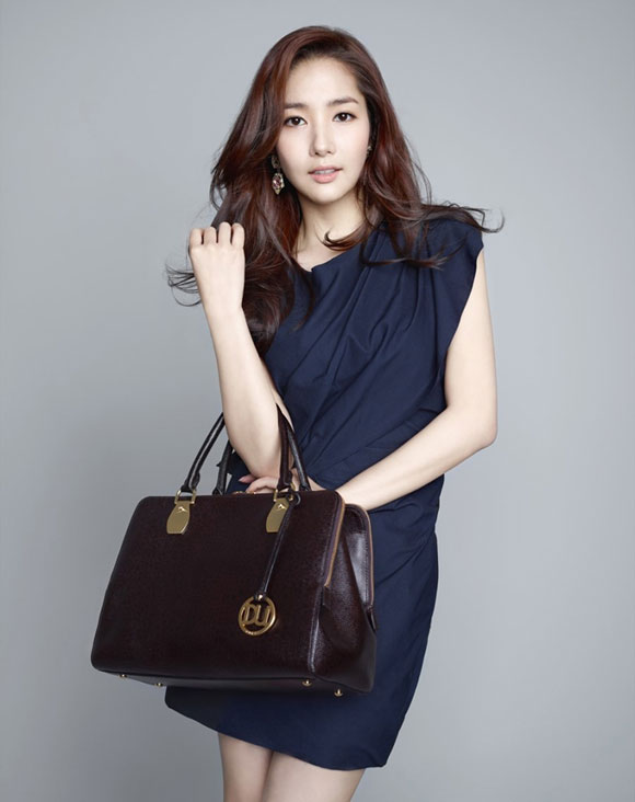Park Min Young,bộ sưu tập túi của Duani,sao Hàn trên tạp chí,Park Min Young làm người mẫu túi