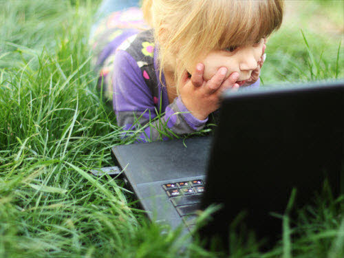 Internet, trẻ em với internet, những nguy hiểm rình rập khi để trẻ em tiếp cận với internet