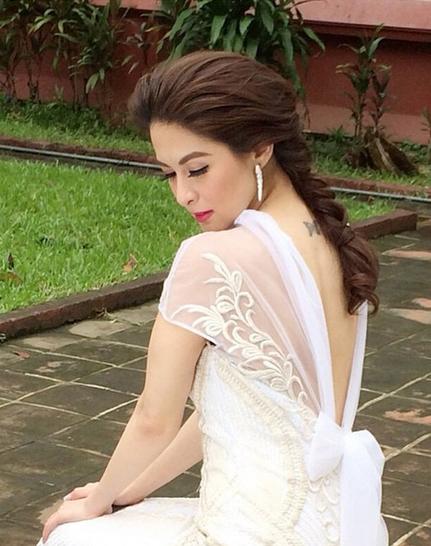 Mỹ nhân đẹp nhất Philippines rạng ngời trong bộ váy cưới