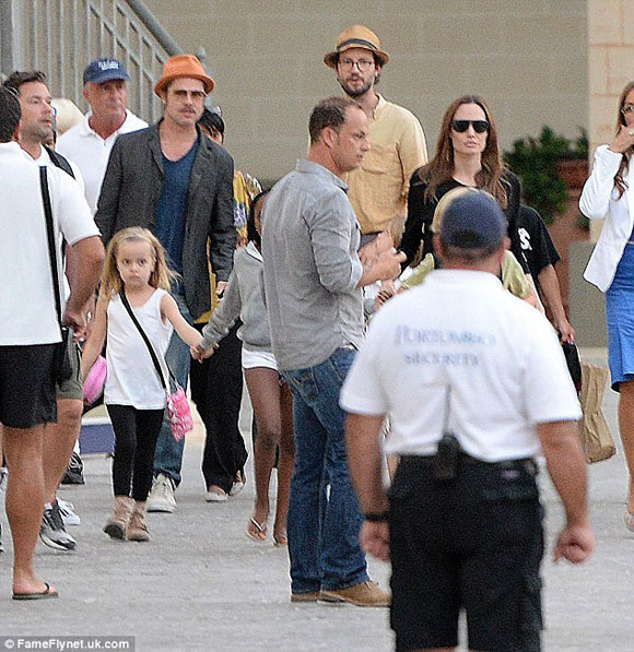 Angelina Jolie,Brad Pitt,Brangelina hưởng tuần trăng mật,6 đứa con nhà Brangelina