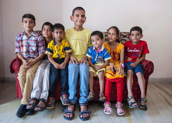 Cậu bé,cậu bé Ấn Độ gây sốc vì cao 1,7m dù mới 5 tuổi