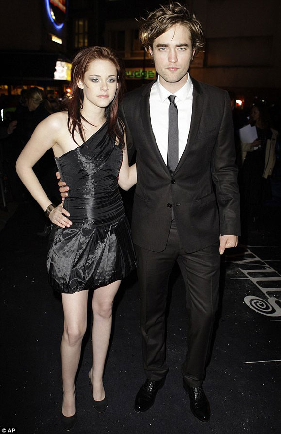 Robert Pattinson,FKA Twigs,Kristen Stewart,chàng ma cà rồng công khai tình mới