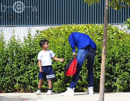 Cristiano Ronaldo, bồ Ronaldo, con trai Ronaldo, Ronaldo đưa con đi học, Ronaldo ông bố mẫu mực