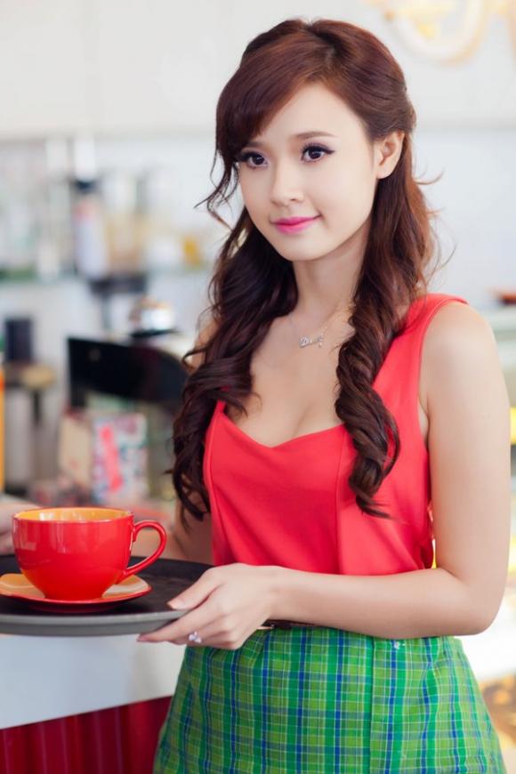 hot girl Việt,hình ảnh không trang điểm,Elly Trần,Hot girl Midu,Hot girl Mie Nguyễn
