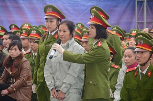 Đường dây buôn 32000 bánh heroin,Buôn bán ma túy,Buôn bán 12 tần heroin