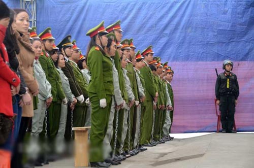 Đường dây buôn 32000 bánh heroin,Buôn bán ma túy,Buôn bán 12 tần heroin