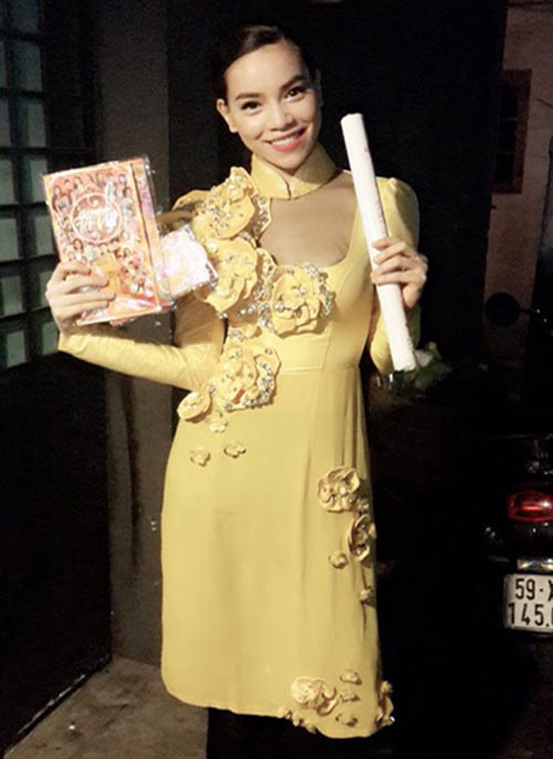 Hồ Ngọc Hà,Thời trang Hồ Ngọc Hà,Áo dài cách tân