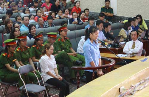 Bạo hành trẻ em,Bảo mẫu đánh đập trẻ em,Đánh đập trẻ em,Mầm non Phương Anh