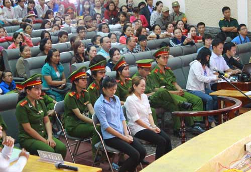 Bạo hành trẻ em,Bảo mẫu đánh đập trẻ em,Đánh đập trẻ em,Mầm non Phương Anh