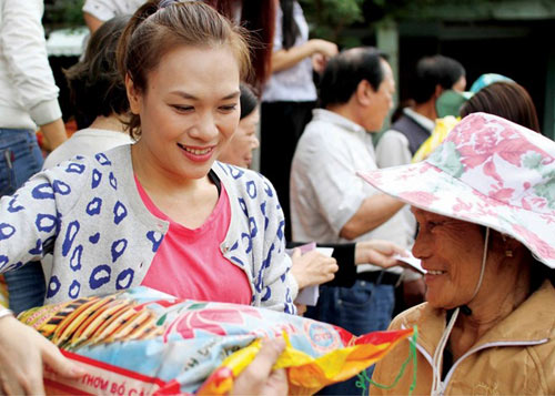 Mỹ Tâm, Họa mi tóc nâu,Mỹ Tâm làm từ thiện