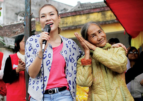 Mỹ Tâm, Họa mi tóc nâu,Mỹ Tâm làm từ thiện