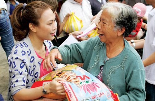 Mỹ Tâm, Họa mi tóc nâu,Mỹ Tâm làm từ thiện