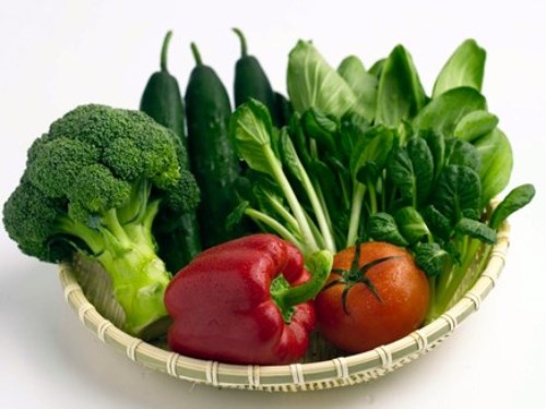 10 thực phẩm dính nhiều thuốc sâu,thực phẩm dính nhiều thuốc sâu, cần tây,đỗ,cà chua,rau cải,súp lơ
