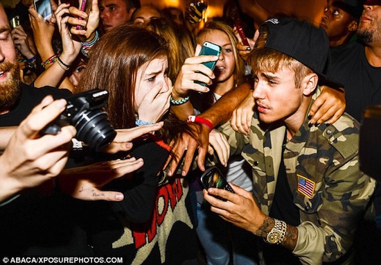 Justin Bieber , Justin Bieber đấm phóng viên, Justin Bieber ẩu đả, Justin Bieber scandal, ca sĩ Justin Bieber