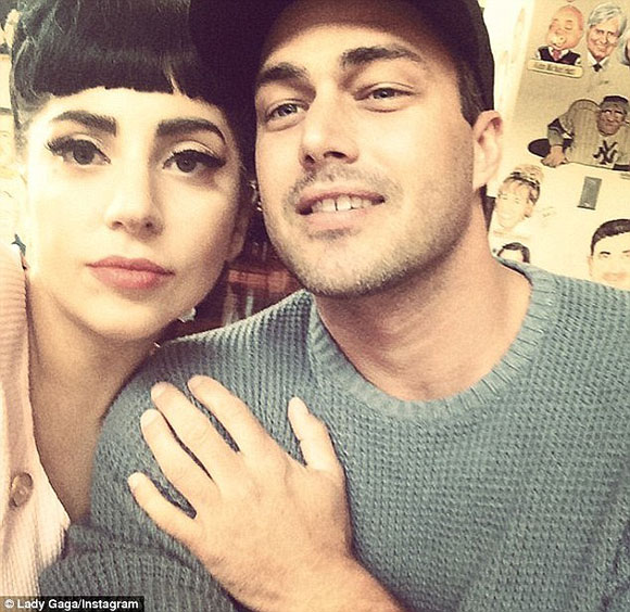 Lady Gaga,Taylor Kinney,Lady Gaga bí mật kết hôn,dị nữ Lady Gaga