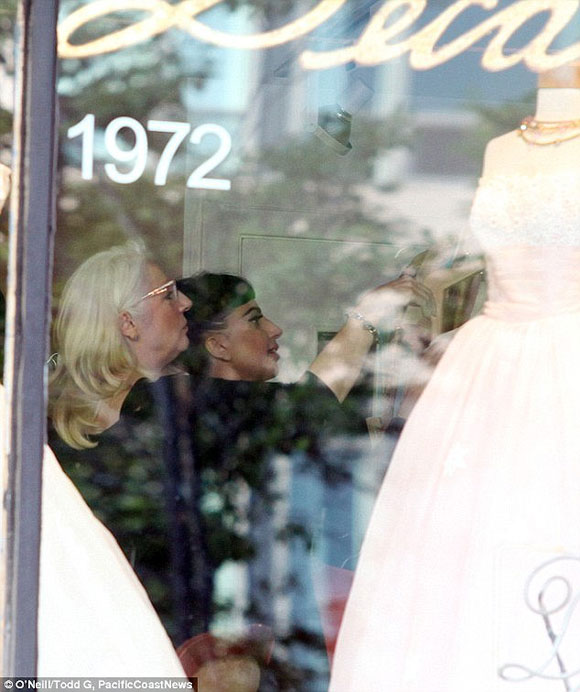 Lady Gaga,Taylor Kinney,Lady Gaga bí mật kết hôn,dị nữ Lady Gaga