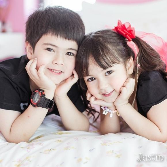 Cặp anh em,cặp anh trai, em gái xinh như hoa ở xứ Chùa Vàng