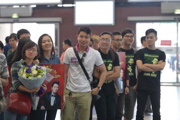 sao Việt, Bằng Kiều, Bằng Kiều công khai người yêu mới, Bằng Kiều được chào đón ở Thủ đô, Bằng Kiều ra Hà Nội làm liveshow