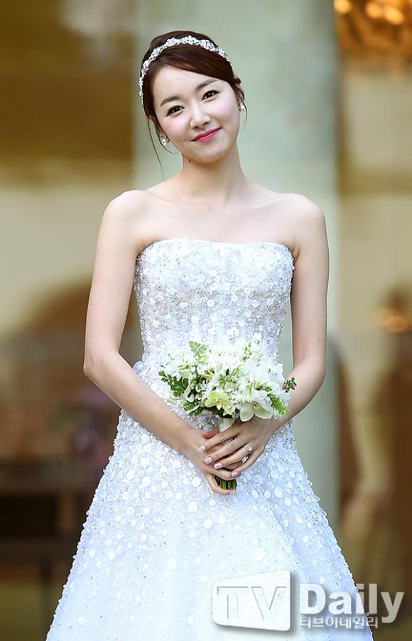 mỹ nhân phim gia đình đá quý,sao hàn,cặp đôi In Kyo Jin và So Yi Hyu,đám cưới In Kyo Jin và So Yi Hyu,cặp đôi sao hàn