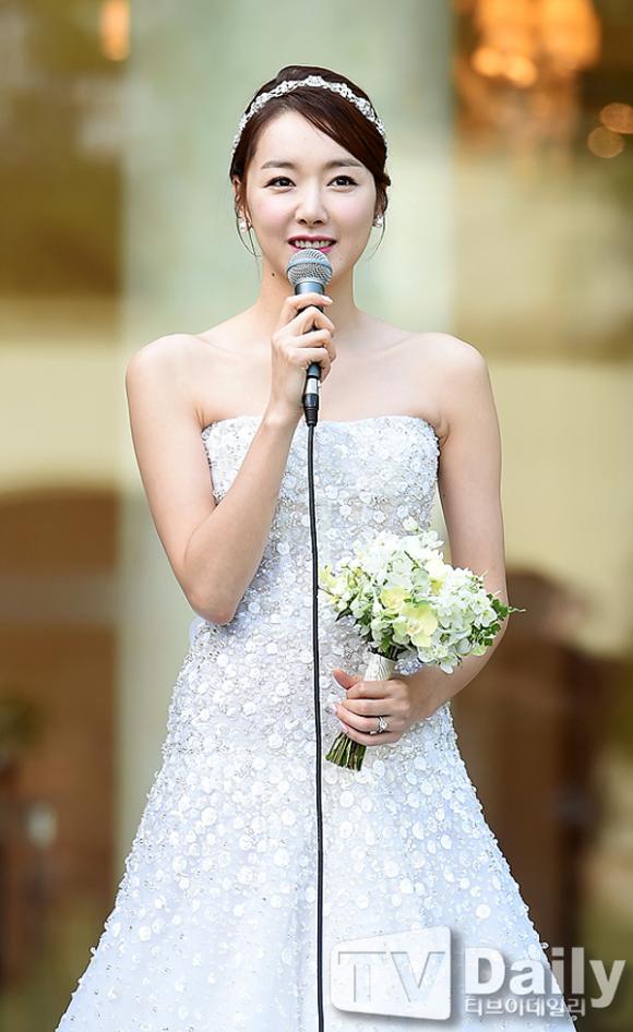 mỹ nhân phim gia đình đá quý,sao hàn,cặp đôi In Kyo Jin và So Yi Hyu,đám cưới In Kyo Jin và So Yi Hyu,cặp đôi sao hàn