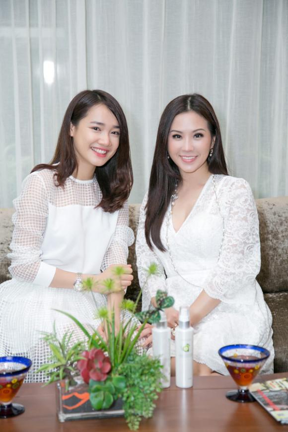 sao Việt, Nhã Phương, hotgirl bánh giờ, ma nữ Nhã Phương, Quả tim máu, Vừa đi vừa khóc, Nhã Phương học hỏi cách làm đẹp, Hoa hậu Thu Hoài