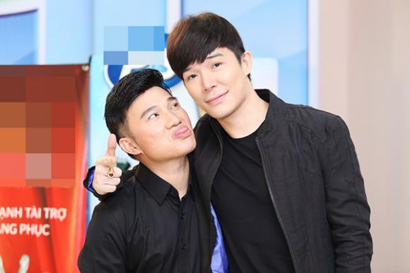 sao Việt, Nathan Lee, quý ông hàng hiệu, ông hoàng Opera, Nathan Lee hôn bạn gái Tây, Nathan Lee tình tứ bên Ngọc Anh