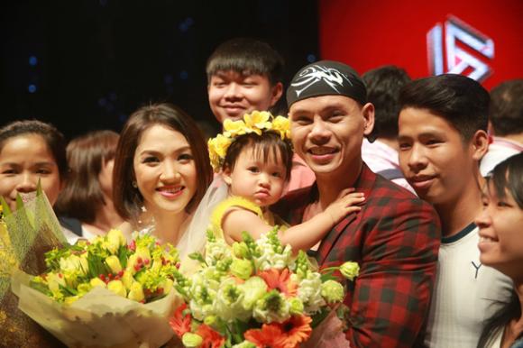 sao Việt, Phan Đinh Tùng, cựu thành viên nhóm MTV, vợ chồng Phan Đinh Tùng, lộ diện con gái Phan Đinh Tùng, liveshow Phan Đinh Tùng