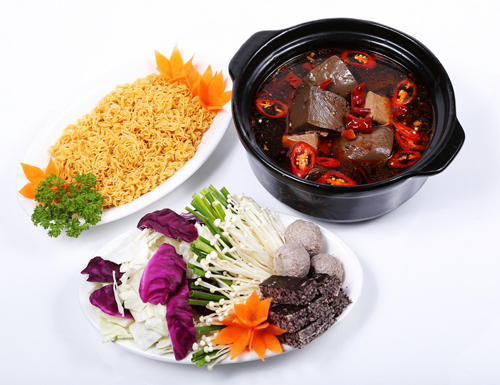 Lẩu huyết cay, Lẩu huyết cay tại Sài Gòn, Món ăn ngon, Món ăn độc đáo