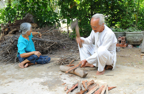 Nguyễn Văn Đức, cụ Nguyễn Văn Đức chăm mẹ 113 tuổi, người con hiếu thảo