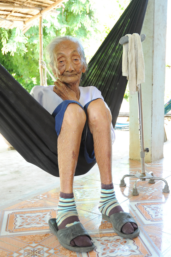 Nguyễn Văn Đức, cụ Nguyễn Văn Đức chăm mẹ 113 tuổi, người con hiếu thảo