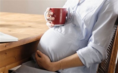 Uống cà phê,uống cà phê khi mang thai,uống nhiều cà phê khi mang thai con dễ bị máu trắng