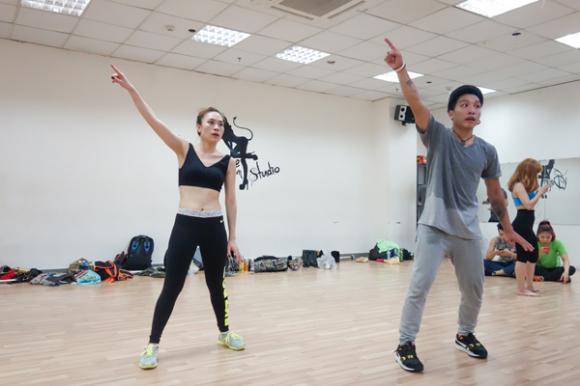 sao Việt, Mỹ Tâm, hạo mi tóc nâu, Mỹ Tâm làm liveshow miễn phí, Mỹ Tâm mặt mộc, Mỹ Tâm khoe eon thon, Mỹ Tâm sụt cân để chuẩn bị cho liveshow