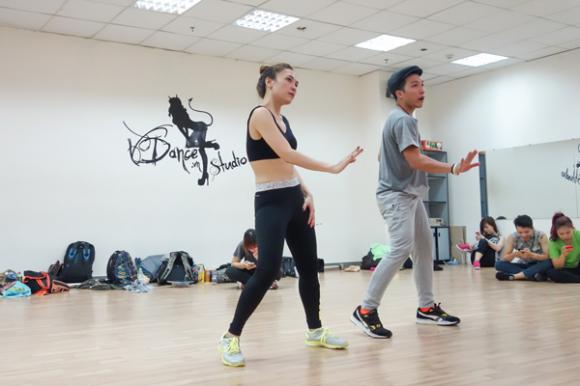 sao Việt, Mỹ Tâm, hạo mi tóc nâu, Mỹ Tâm làm liveshow miễn phí, Mỹ Tâm mặt mộc, Mỹ Tâm khoe eon thon, Mỹ Tâm sụt cân để chuẩn bị cho liveshow