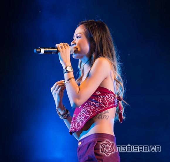 Suboi, Album Run, Suboi mặc áo yếm “cháy” hết mình trên sân khấu,Nữ hoàng Hip Hop Việt
