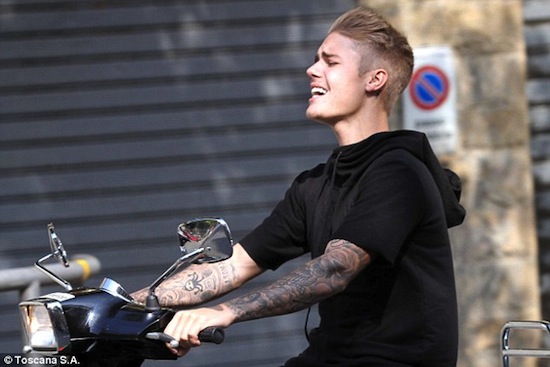 Justin Bieber, Justin Bieber không đội mũ bảo hiểm, nam ca sĩ Justin Bieber, scandal Justin Bieber